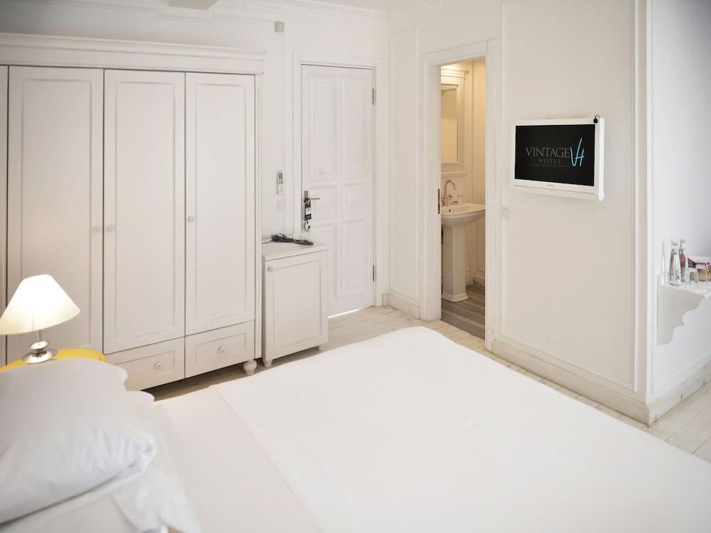 Deluxe Double Room, 1 Queen Bed photo 2