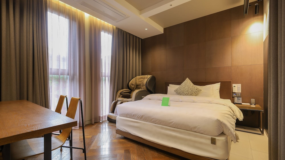 Royal Suite - Photo 11