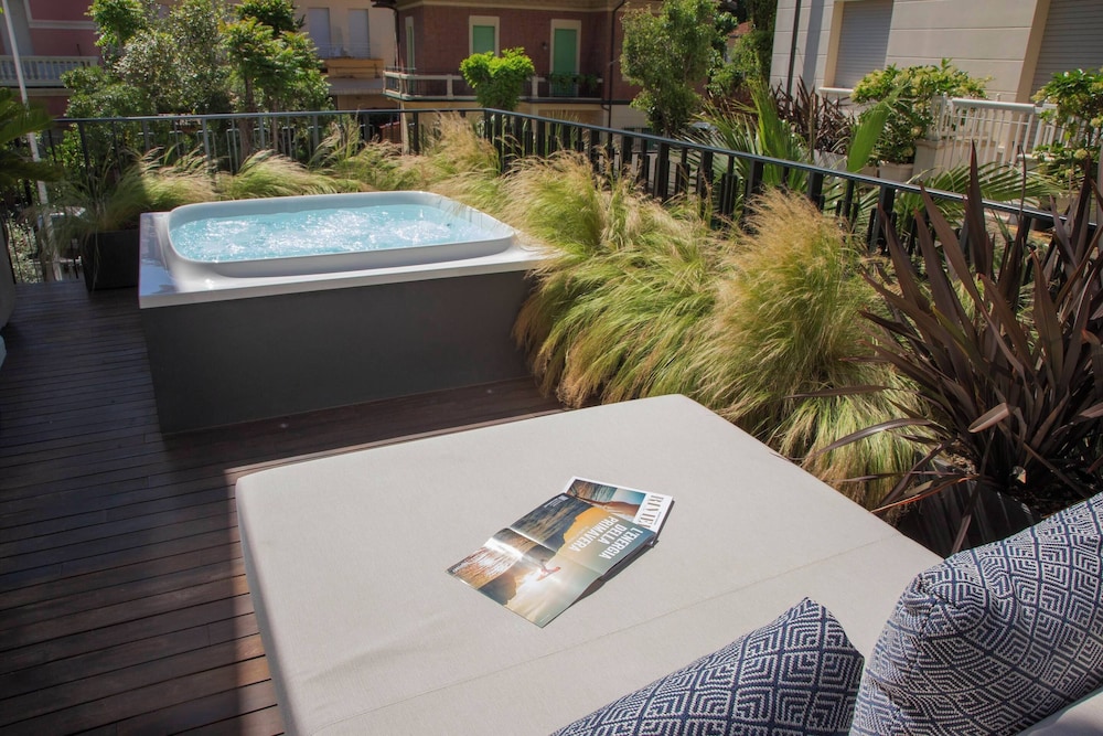 Suite, Annex Building (with private Jacuzzi) - Photo 25