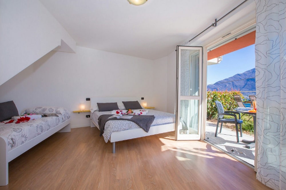 Family Apartment, Multiple Beds, 2 Bathrooms, Garden Area (Santa Anna Sole) photo 1
