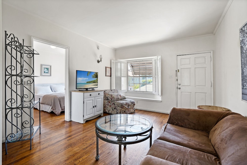 Classic Apartment, 1 Queen Bed, Kitchen photo 1