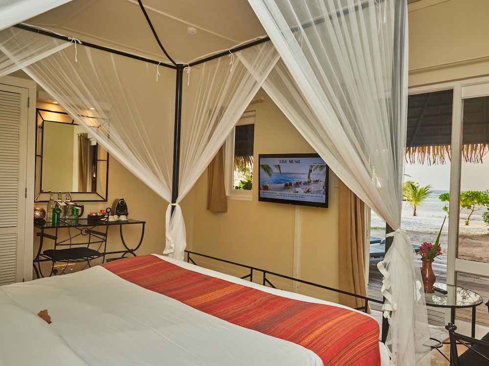 Premium Beach Bungalow - Photo 1