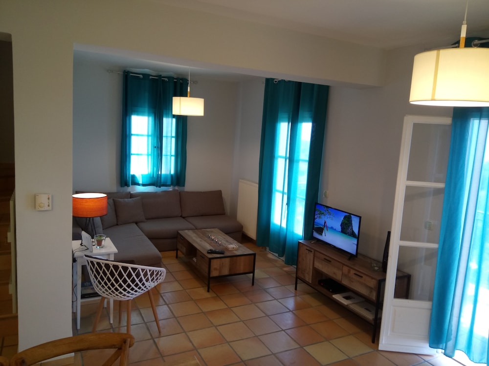 House, 3 Bedrooms, Sea View photo 3
