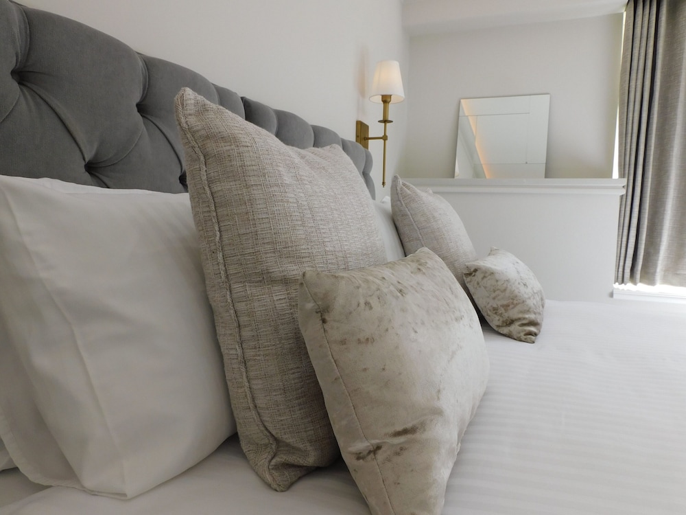 Superior Twin Room, Ensuite photo 2