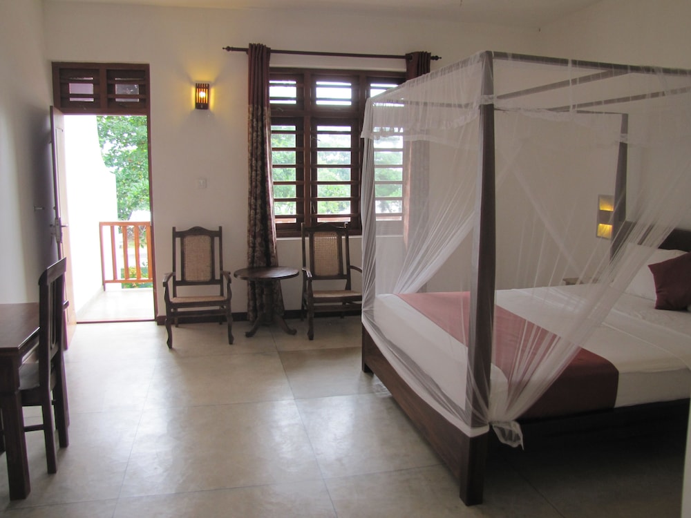 Deluxe Double Room, 1 King Bed, Beach View