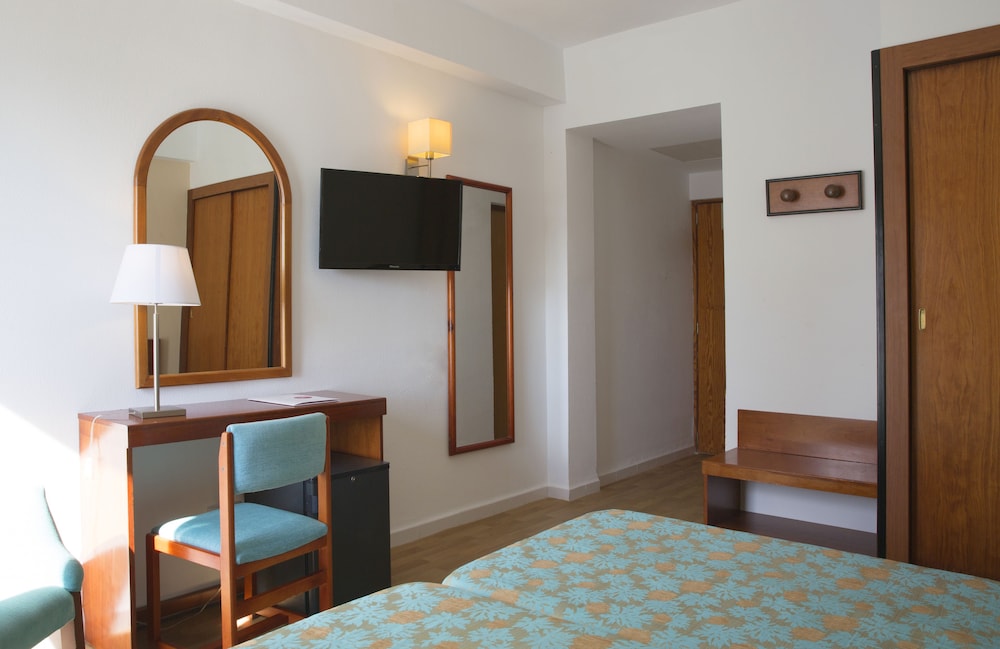Double Room, Balcony, Partial Sea View - Photo 4