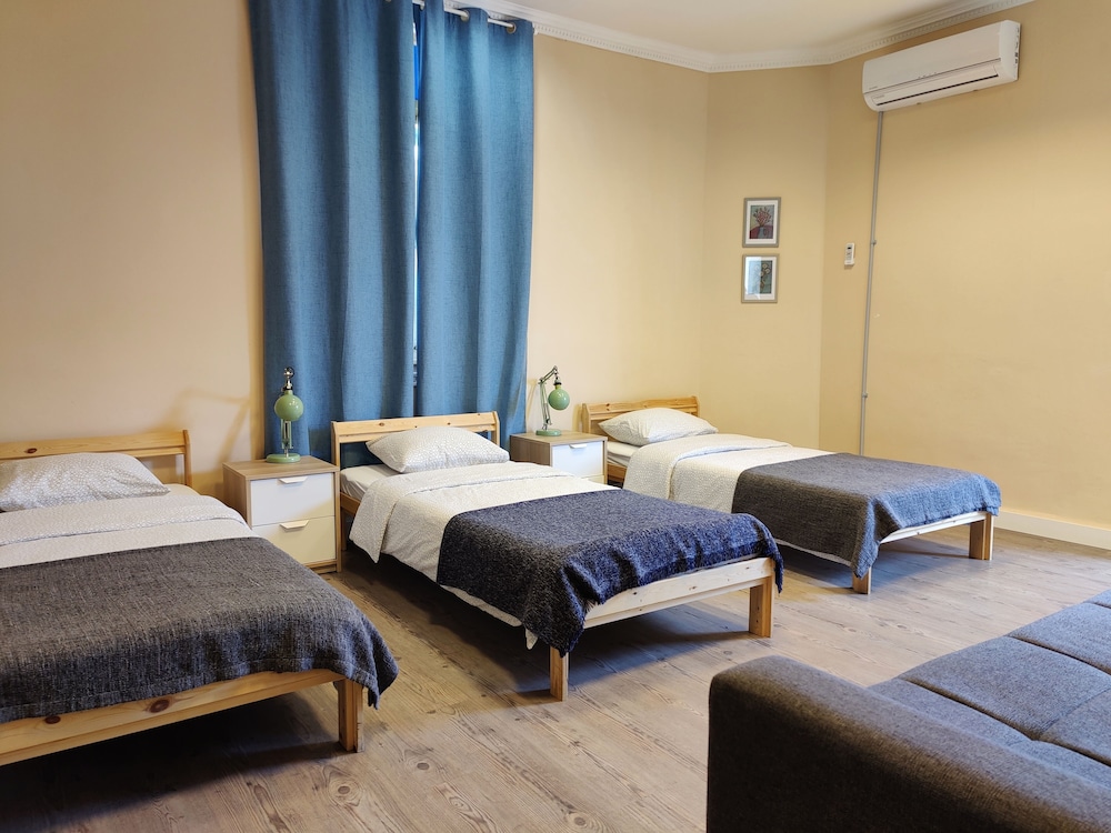 City Triple Room, 3 Twin Beds, Terrace