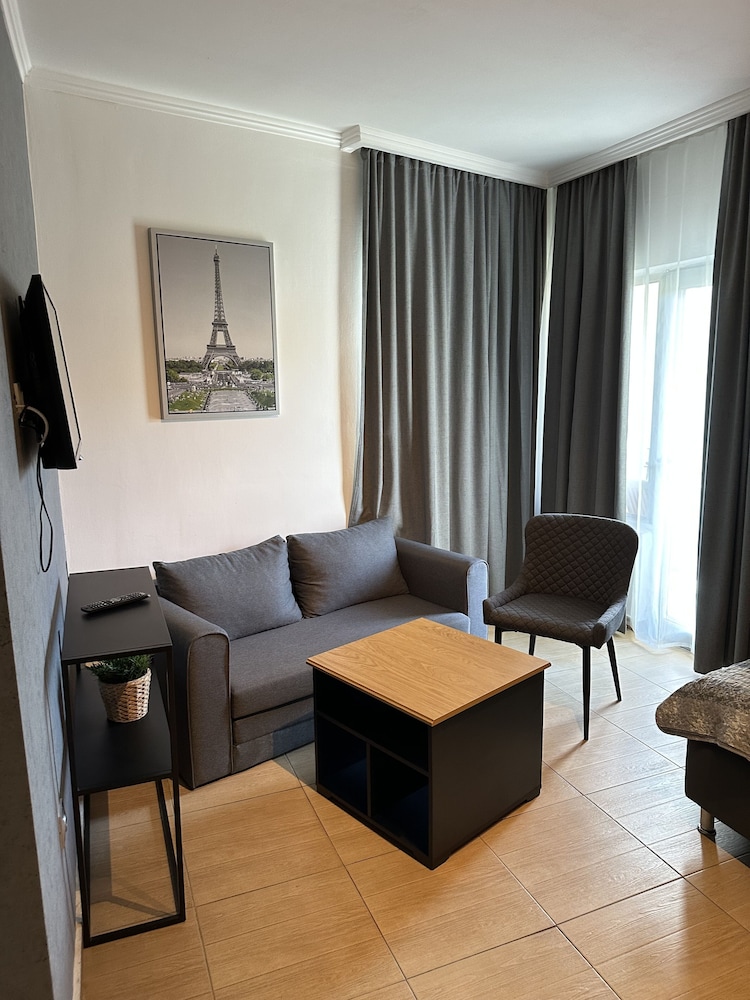 Deluxe Suite, Balcony, Courtyard View photo 2