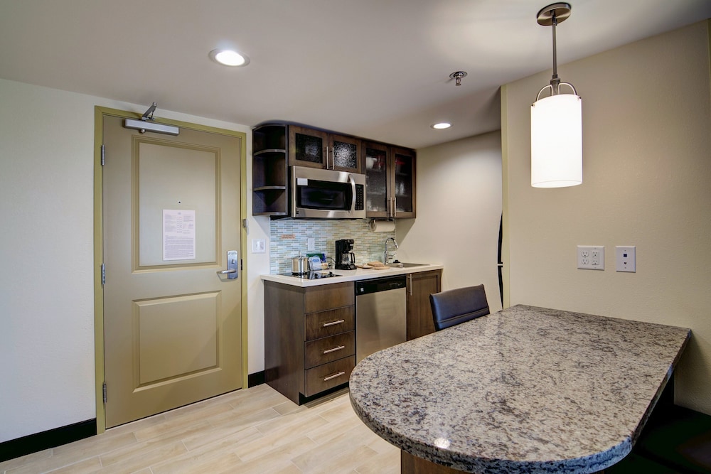 Suite, 1 Bedroom, Accessible (Communication Accessible) - Photo 16