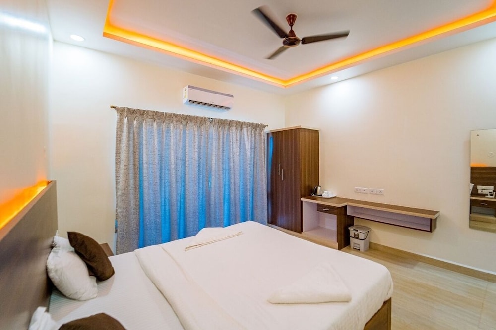Deluxe Room - Photo 9