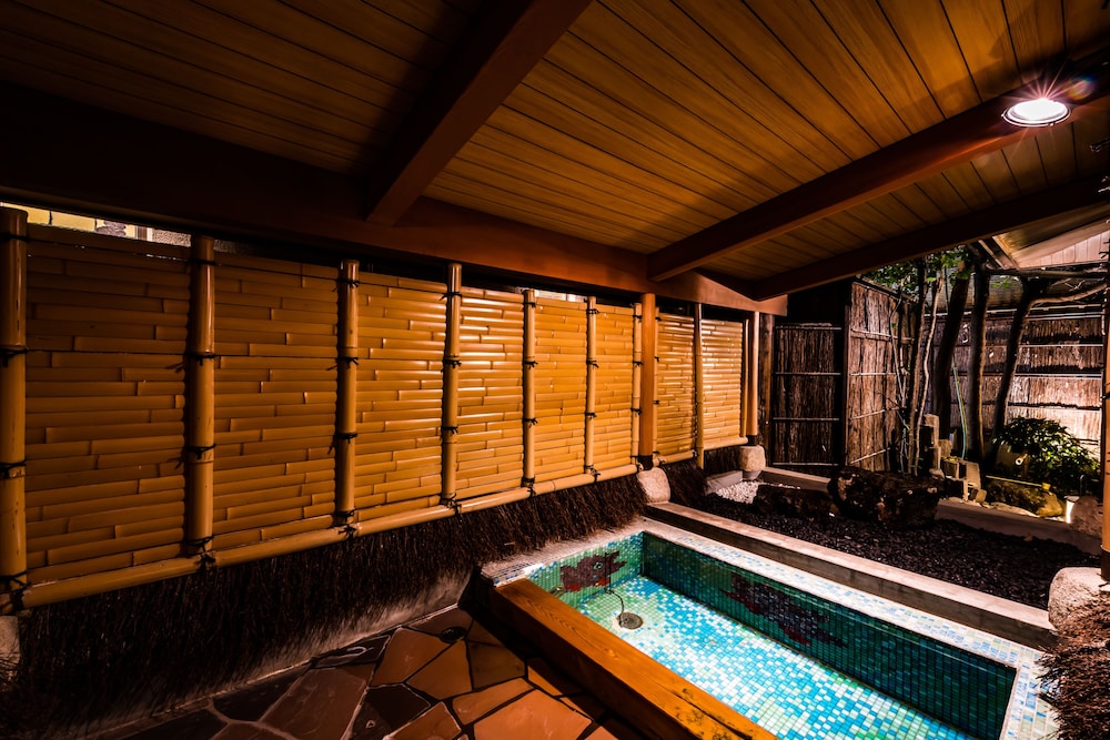 Urban floor Guestroom with private hot spring bath photo 2