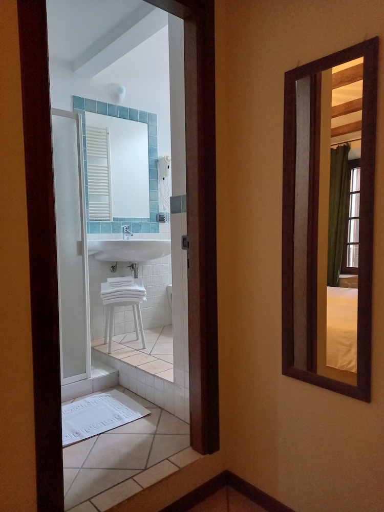 Double Room Single Use, Hill View photo 3