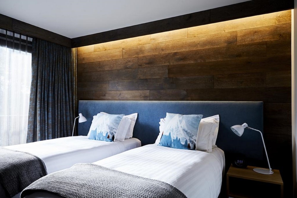 Interconnecting Deluxe Room photo 2