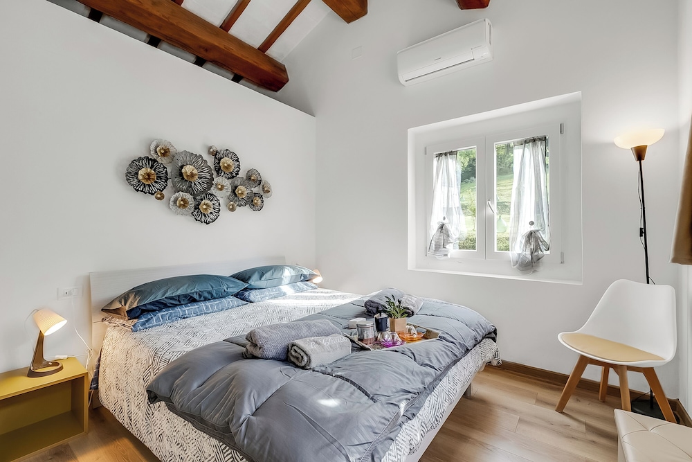 Family Apartment, Multiple Bedrooms (Cozy Apt inTypical Hayloft with) photo 1