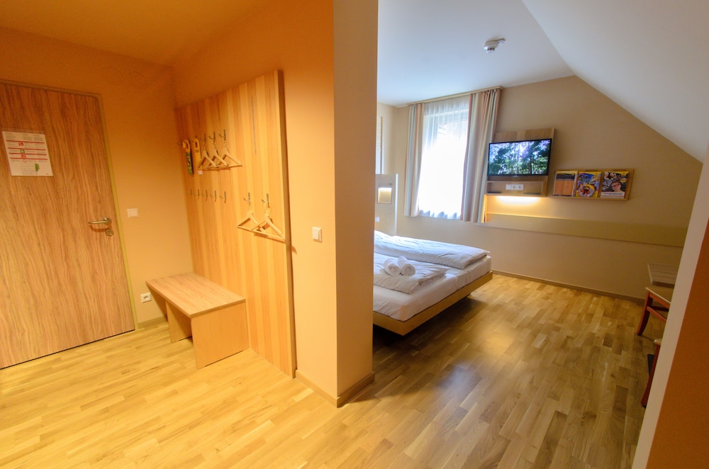 Basic Double Room Single Use photo 3