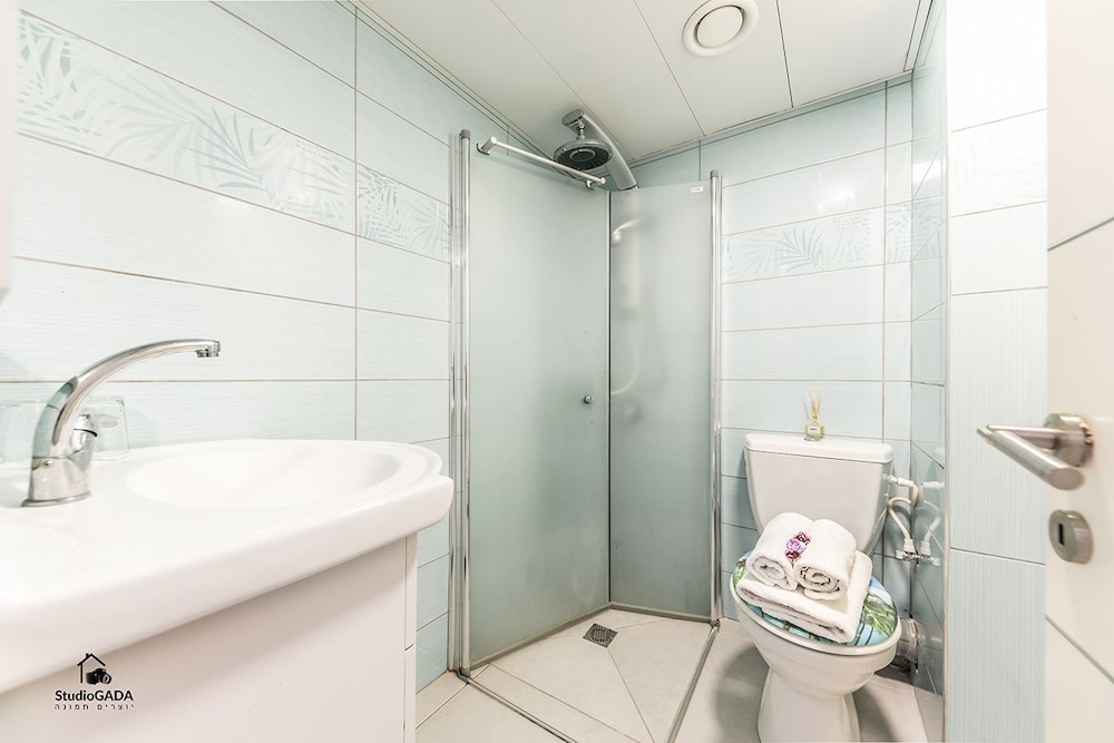 Luxury Suite, 1 Bedroom, Jetted Tub, Lake View photo 2