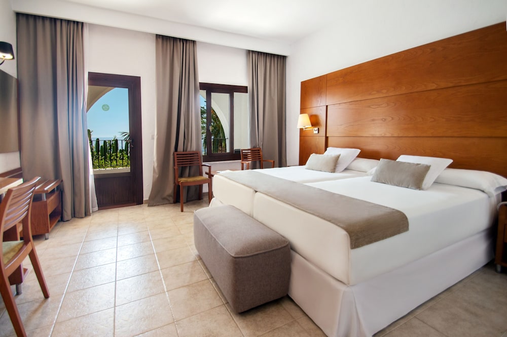 Double Room Single Use, Terrace, Partial Ocean View (Contemporary) photo 2