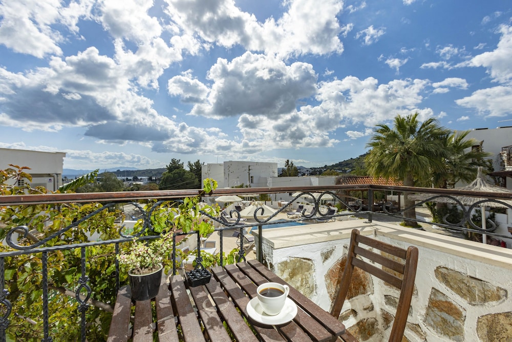 Deluxe Double Or Twin Room, Balcony, Sea View - Photo 6