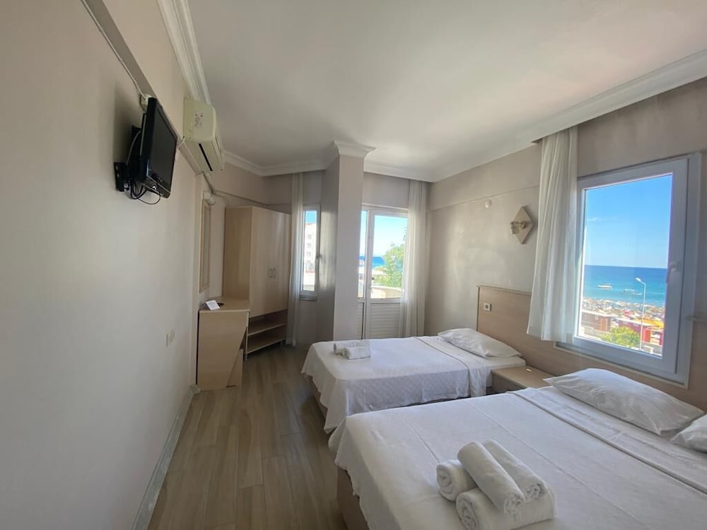 Standard Triple Room, Sea View photo 2