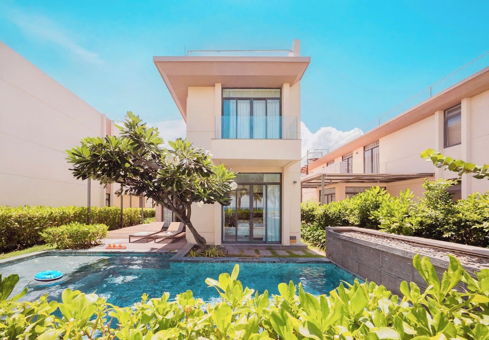 Villa, 3 Bedrooms, Private Pool, Beachfront photo 1