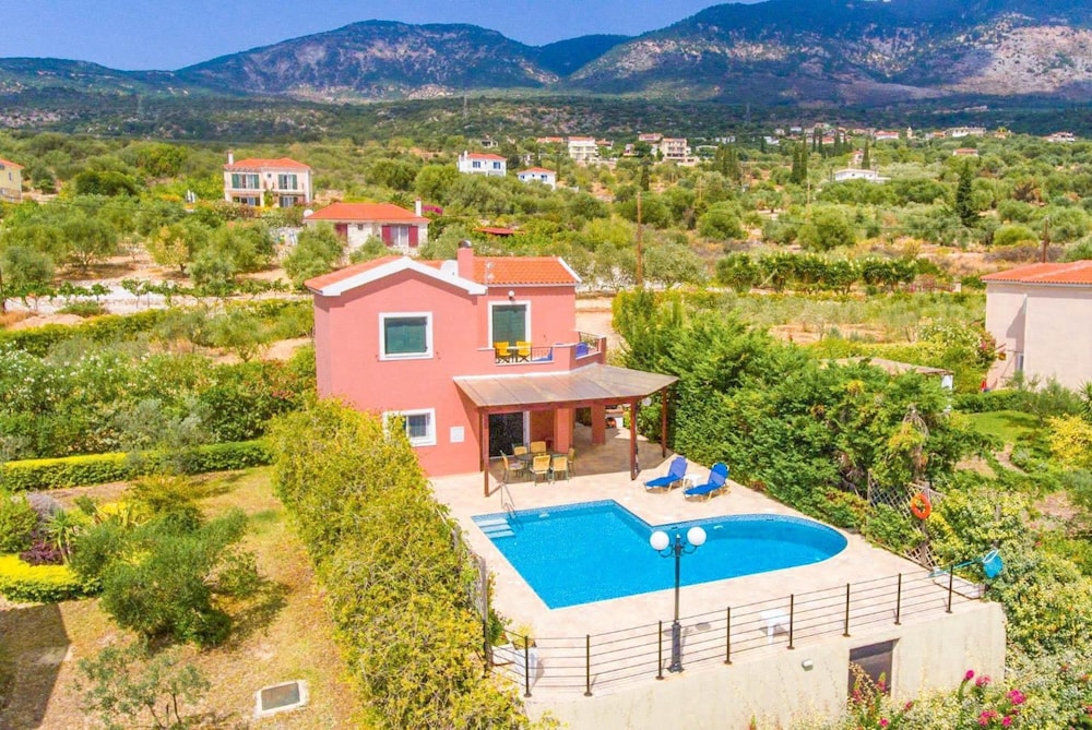 Villa photo 2