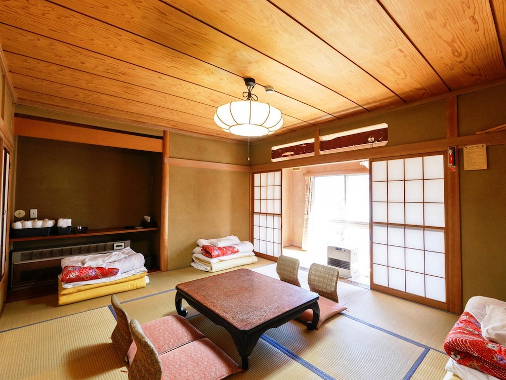 Japanese Style Quadruple Room photo 3