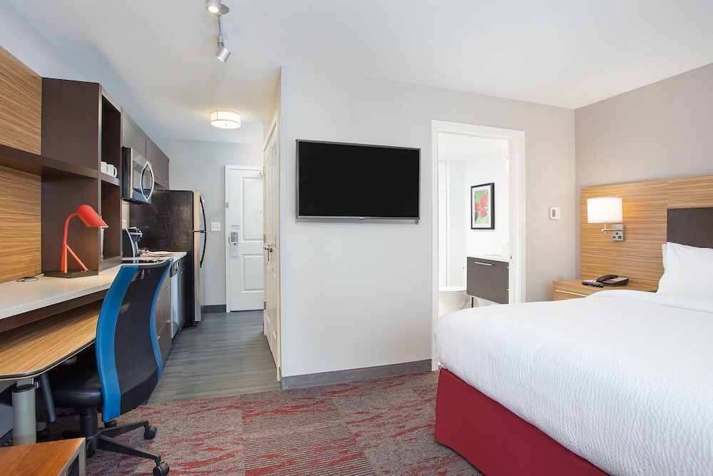 Studio Suite, 1 Bedroom (Mobility Accessible, Roll-In Shower) photo 1