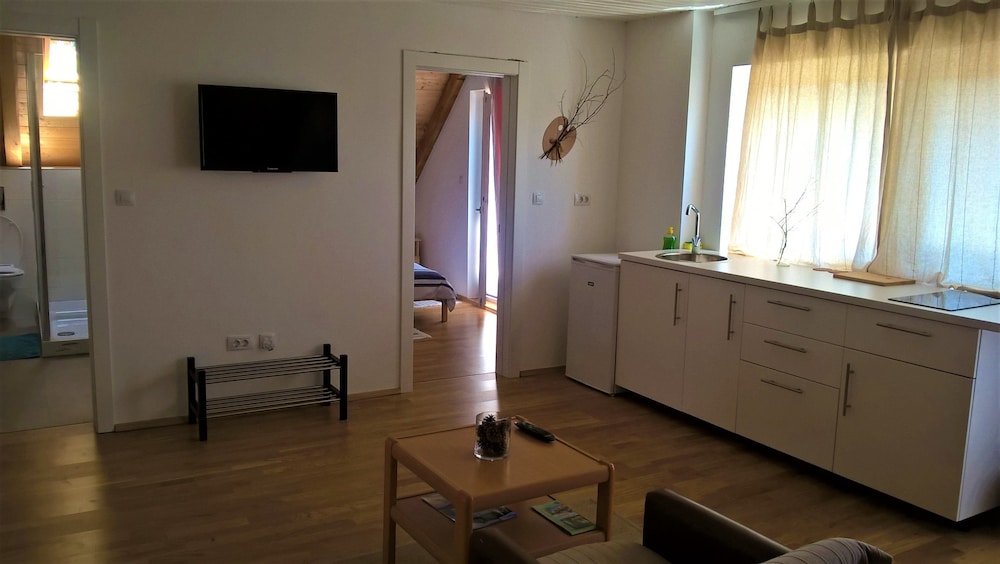 Suite, Kitchenette, Mountain View photo 2
