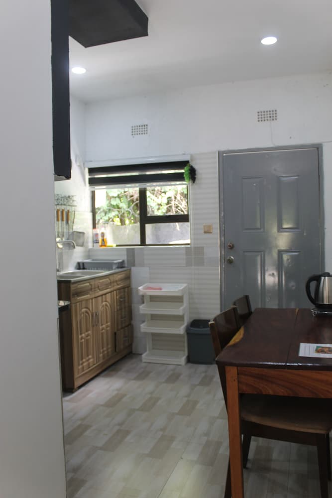 Studio - 3 mins from US Embassy photo 2