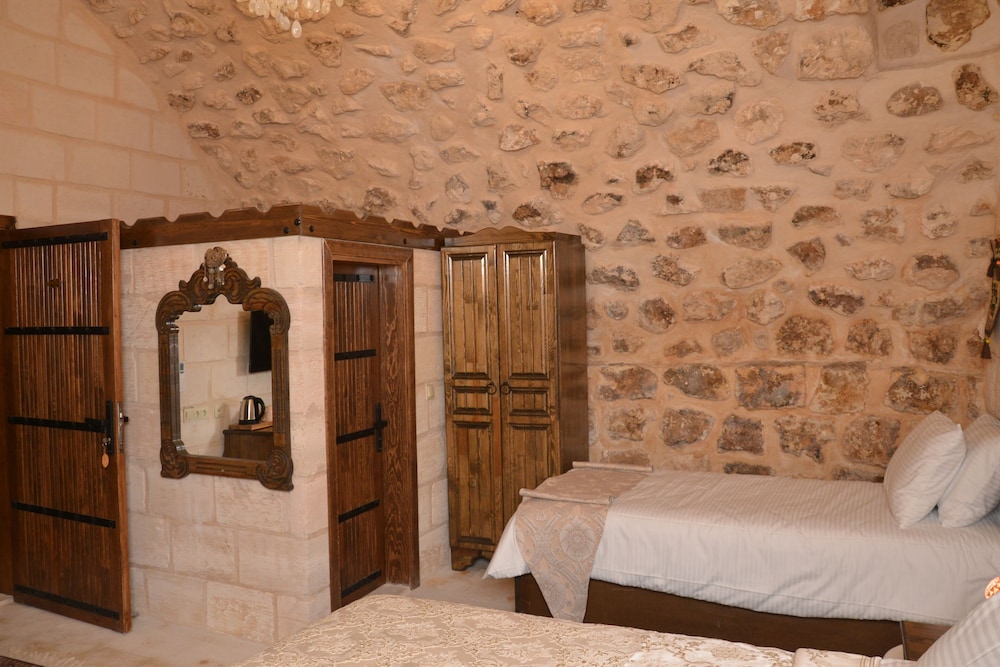 Deluxe Triple Room, Courtyard View photo 2