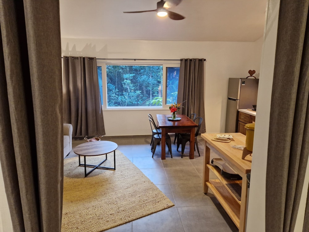 Deluxe Double Room Single Use, 1 King Bed with Sofa bed, Non Smoking, Garden View photo 2