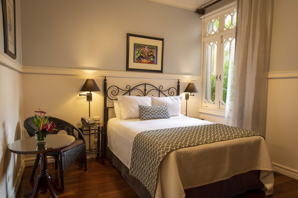 Standard Room, 1 Queen Bed