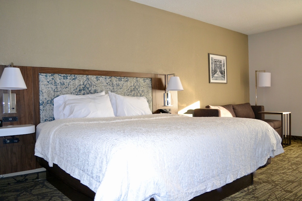 Room, 1 King Bed, Non Smoking - Photo 2