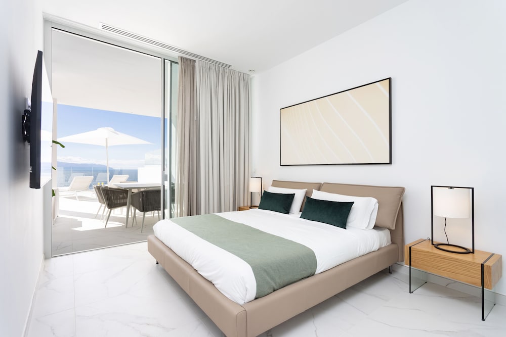 Suite, 2 Bedrooms, Private Pool (B3.1)