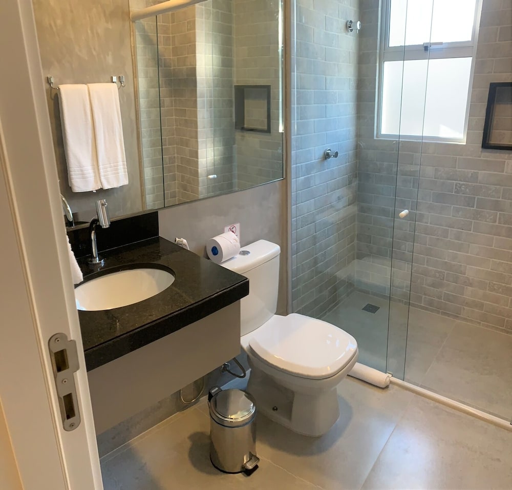 Signature Quadruple Room photo 2