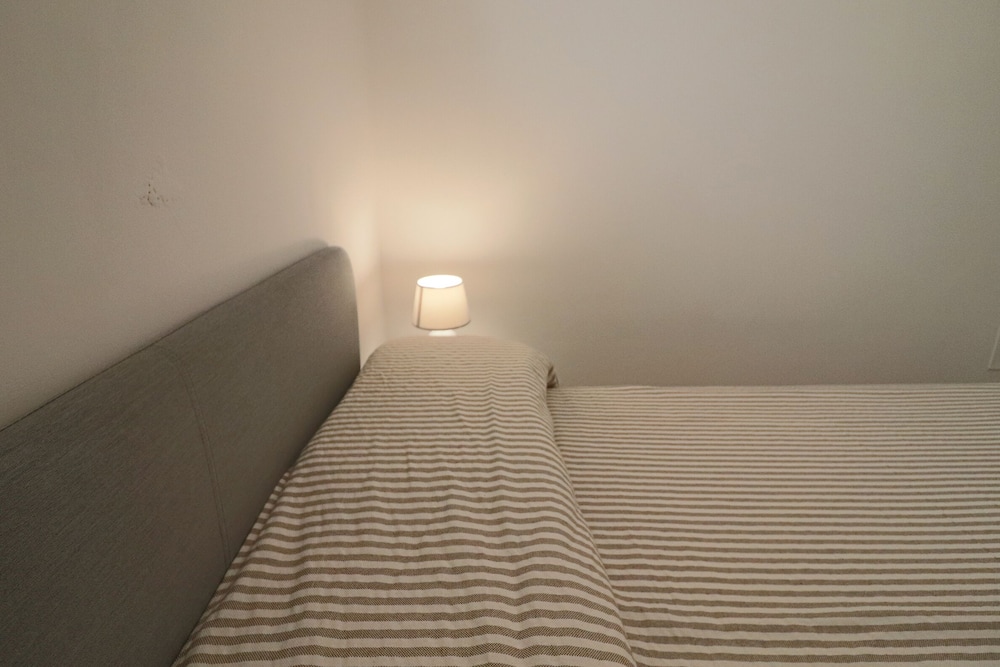 House, 2 Bedrooms, City View