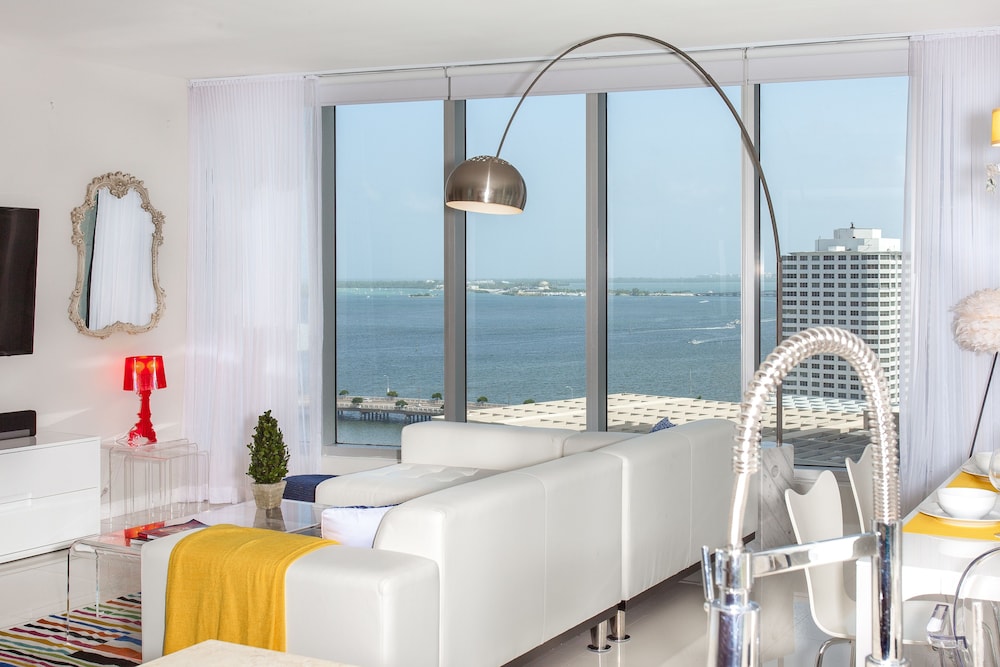 Presidential Corner Apart, 2/2 and Sofa Bed, Ocean View1608 thumbnail 5