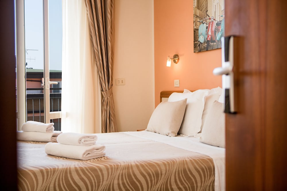 Standard Double Room, Balcony photo 3