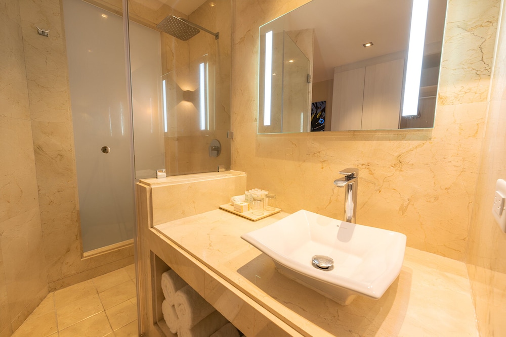 2 Double Beds, Cabana Room, Poolside Room - Photo 4