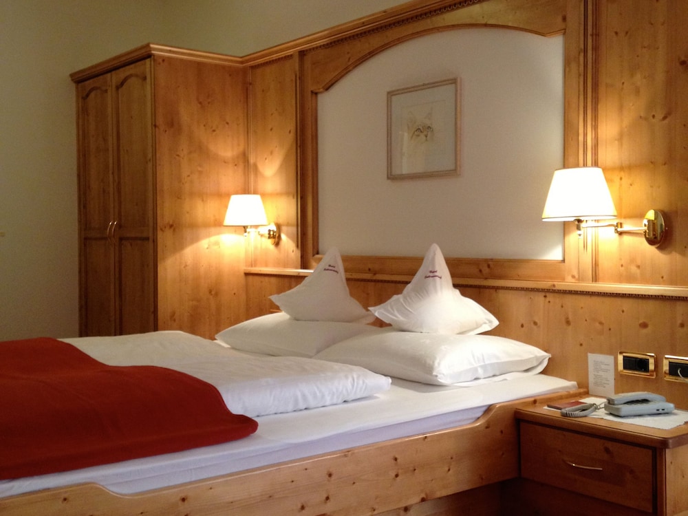 Comfort Double Room, Balcony (Edelweiss) photo 2