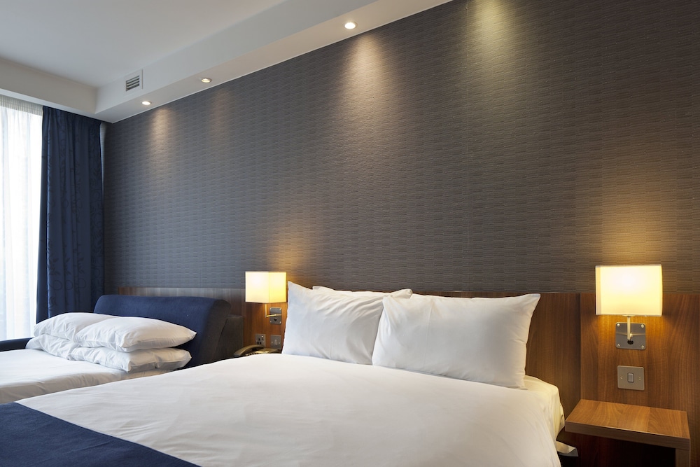Standard Room, 1 Double Bed (with Free Hot Breakfast) thumbnail 6
