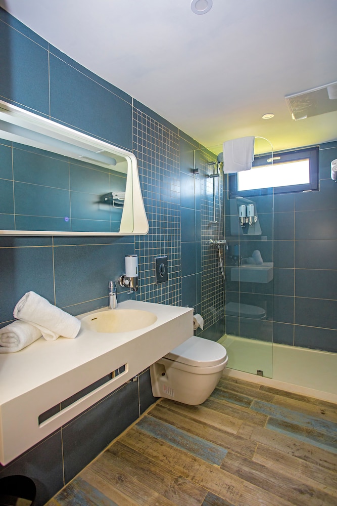 Comfort Room photo 2