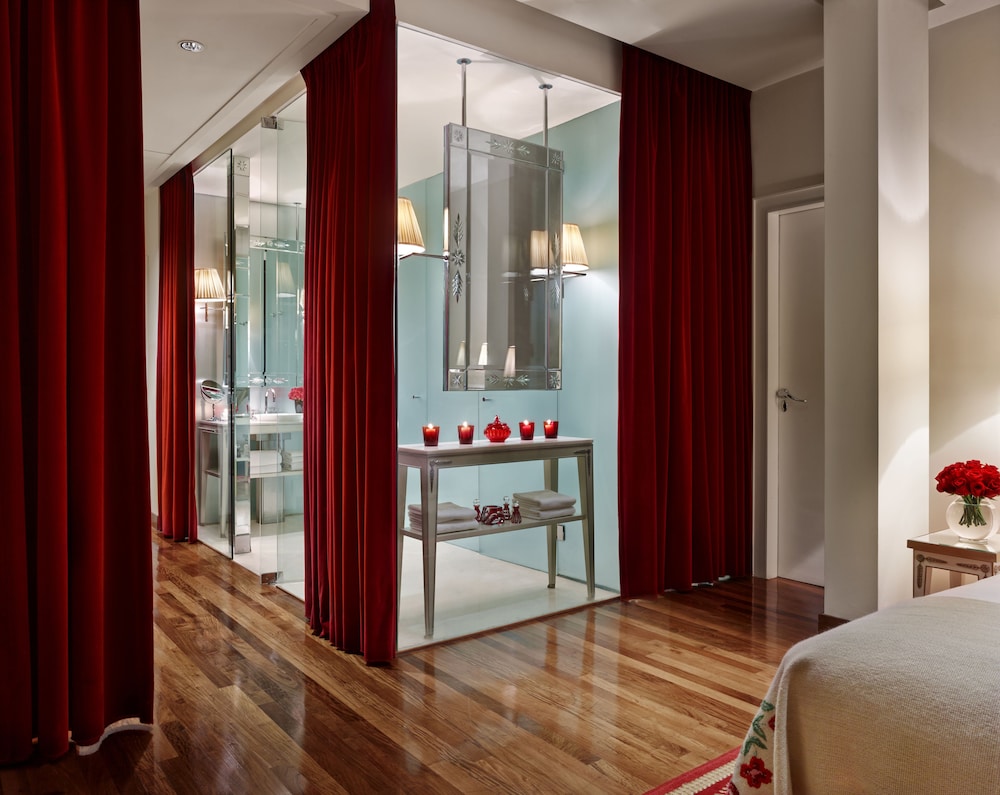 Twin Room (Skyline View)
