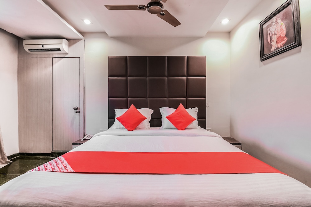 Suite, 1 King Bed photo 2