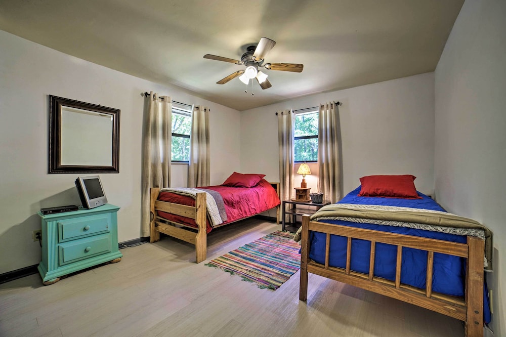 House (2 Bedrooms) photo 2