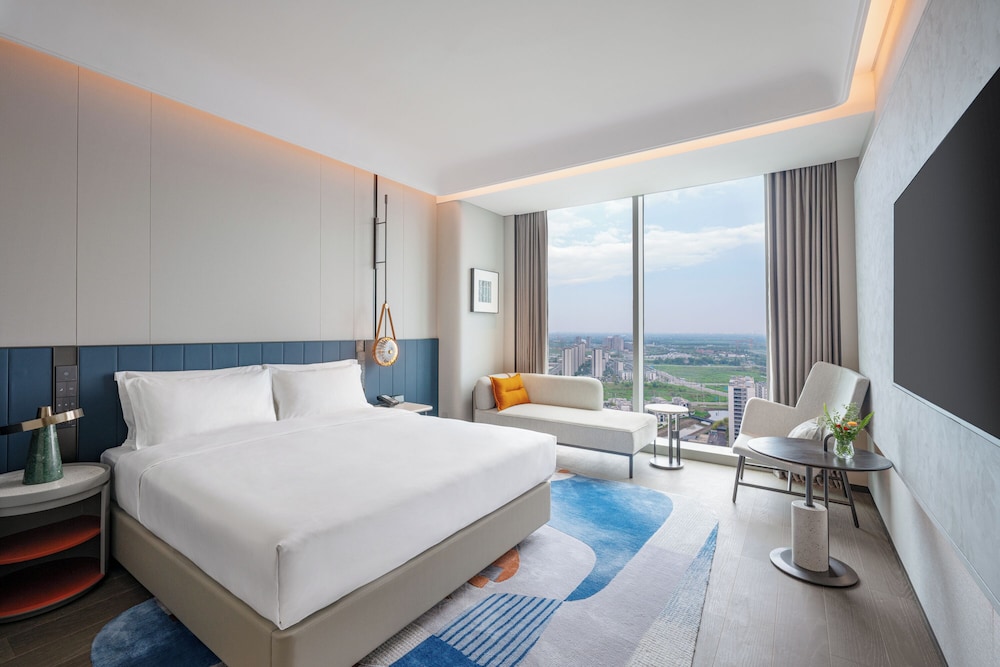 Executive Room, 1 King Bed, Club Lounge Access, City View photo 1