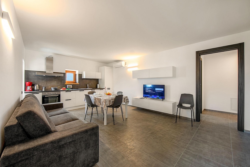 Apartment photo 1