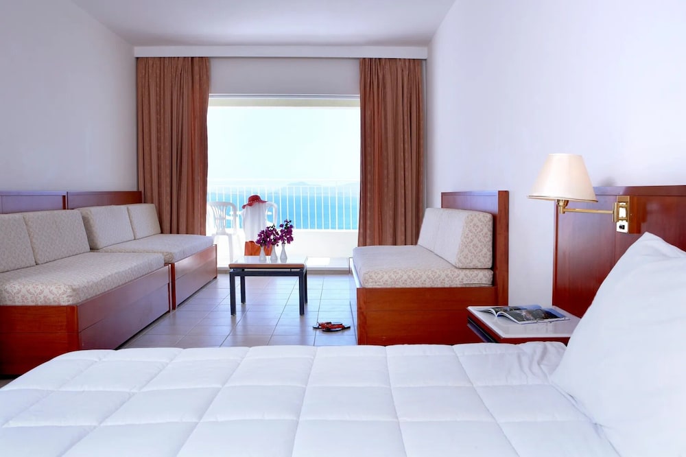 Family Room, Sea View (Large) photo 2
