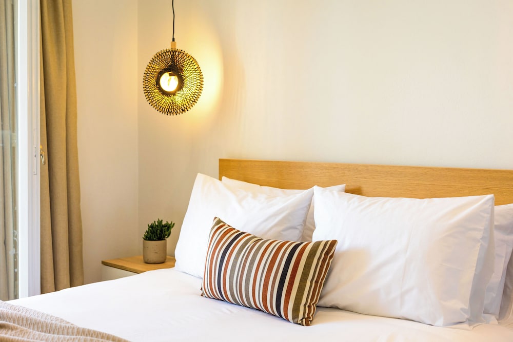 Deluxe Studio Suite