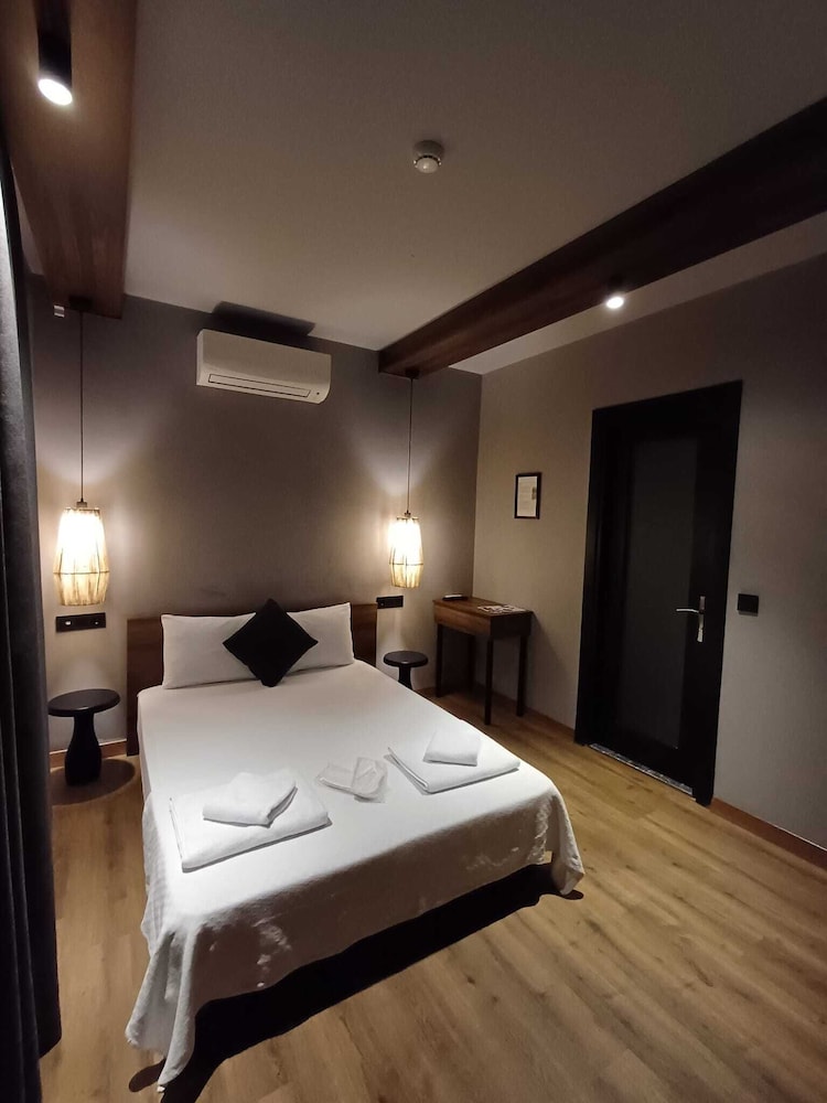 Deluxe Double Room, Garden View, Garden Area